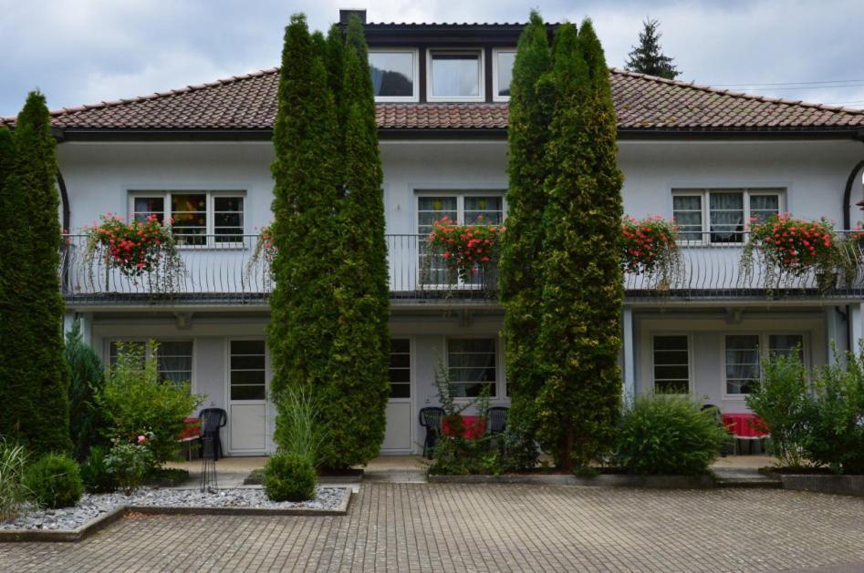 Gaestehaus Schoenwaelder บอยรอน ภายนอก รูปภาพ